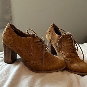 Steve Madden suede chestnut booties. Size 8.5.